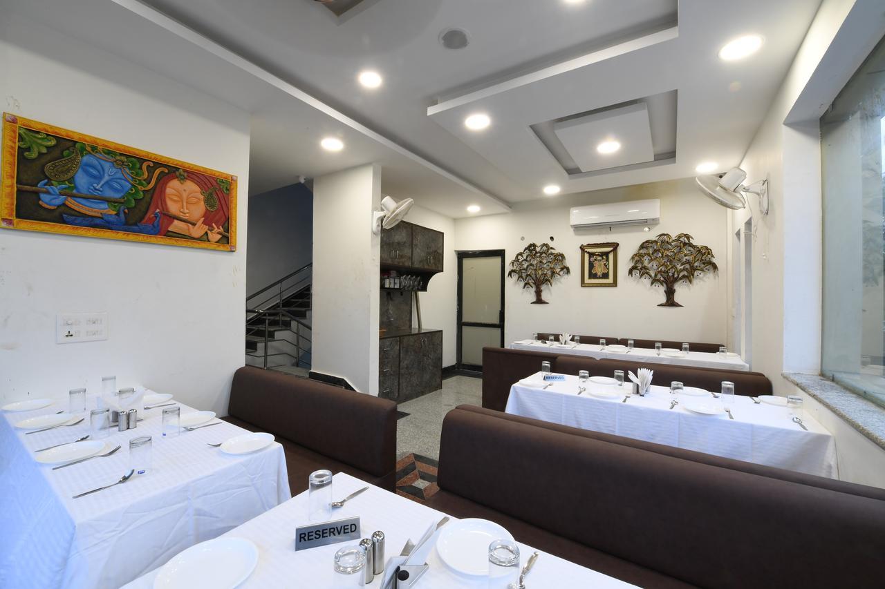 Madhav Muskan Residency Mathura Eksteriør bilde