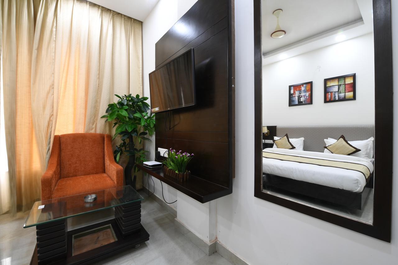 Madhav Muskan Residency Mathura Eksteriør bilde